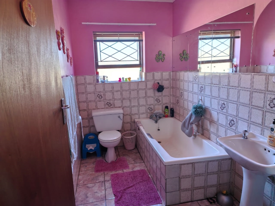 4 Bedroom Property for Sale in Retief Eastern Cape